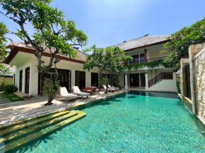 5-BR Villa in Sanur mins walk to the beach and central Sanur